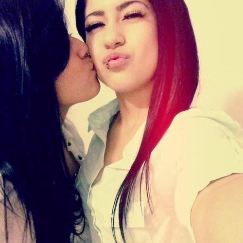 I like food, the internet, and you. ♡ 

☼ ariana ☼ ·