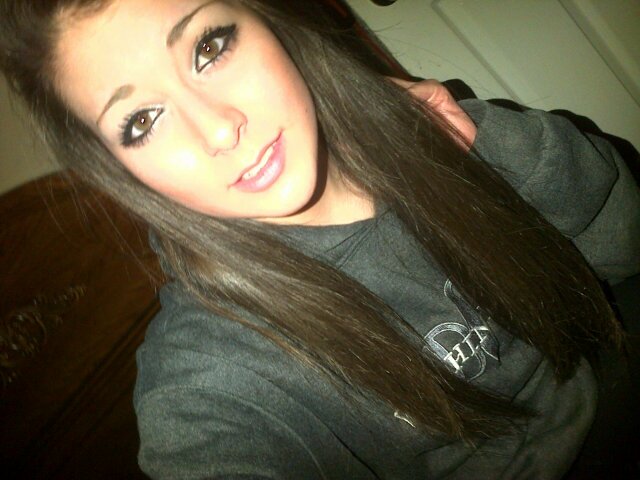 SheaBaby_xoxo's profile picture. ♡- Fuck a heart, it's only weakness. I ripped that shit out, and I said, Here, you keep this.