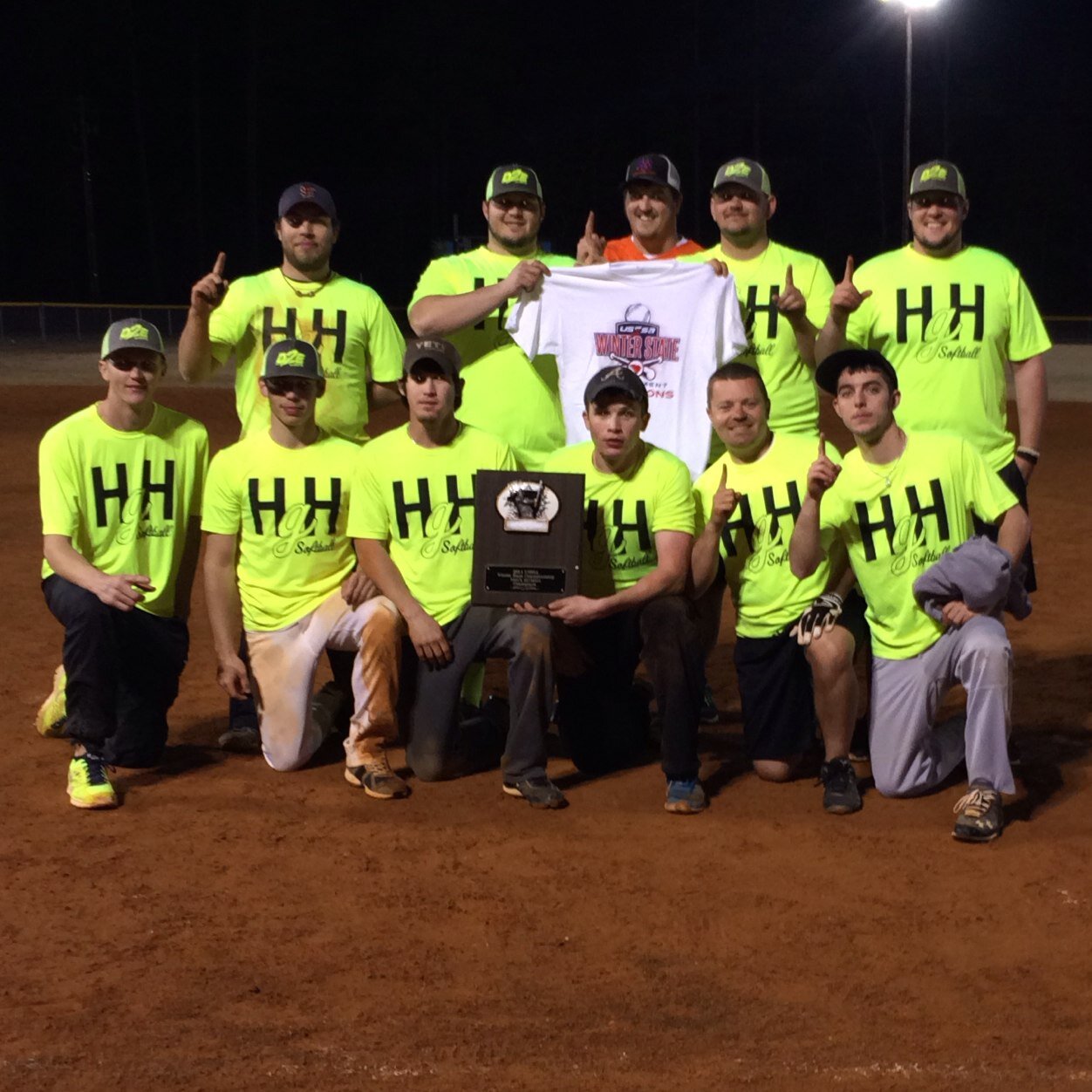 _Brent6's profile picture. Chickfila eating, Mens softball playing, Chicken house working, Preppy clothes wearing. Halie Hutto is my heaven on earth.