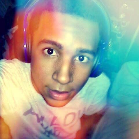 hector_pa1's profile picture. me gusta todo lo que tenga recocha ajajajajjaaj espero que me quieran así .......