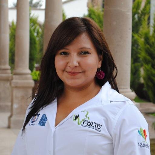 Escritora, soñadora, más soñadora y pensadora que escritora, amante del café !
