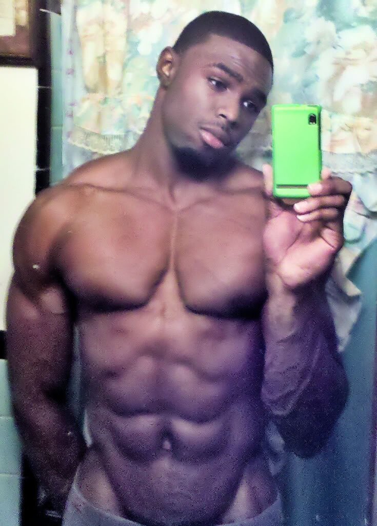 6'1. 220lb. I dont smoke. I dont drink. Dont have kids. Dont have tats & I'm not in a fraternity. Its nothing wrong with being real. You should try it