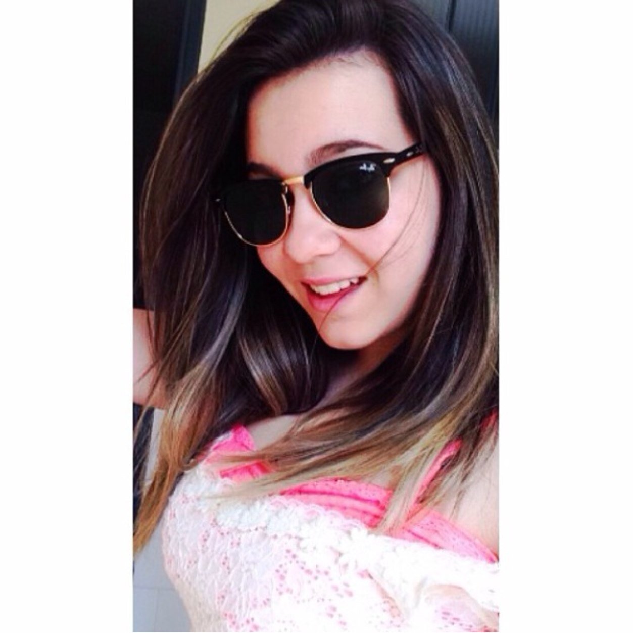 Thaís, 17 anos Brazil Somando motivos para sorrir