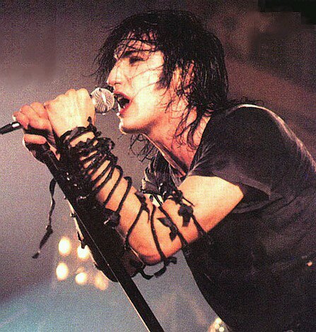 Son of Apollo. I'm known for my good looks and amazing voice ~RP/19~ ||FC: Trent Reznor||