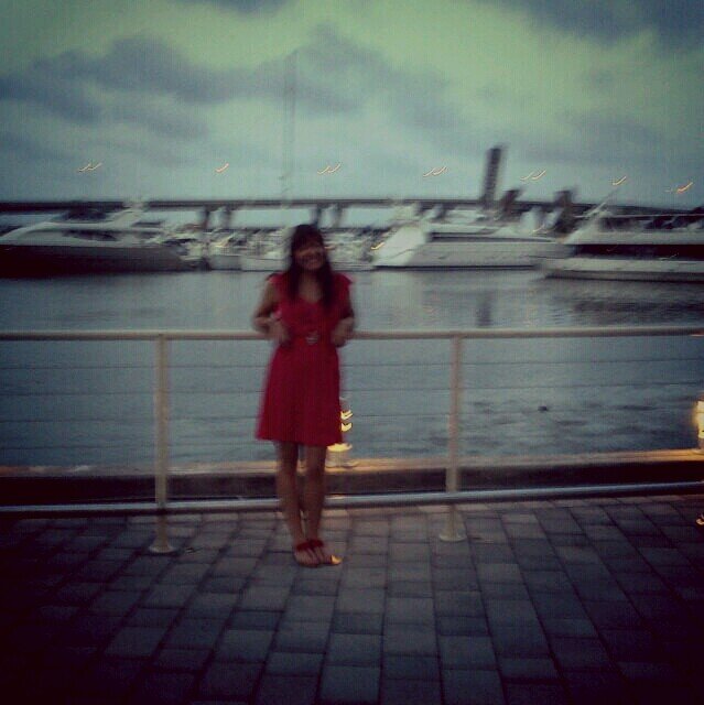 diguillen31's profile picture. Live life with no excuses and love with no regrets       ♥