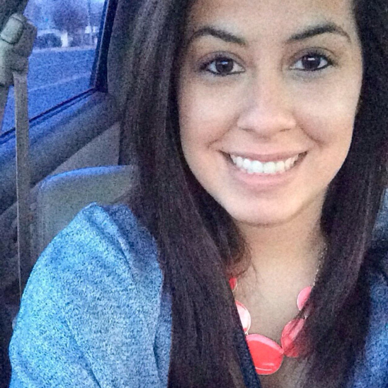 angelicagomez8's profile picture. Don't chase anything but drinks and dreams