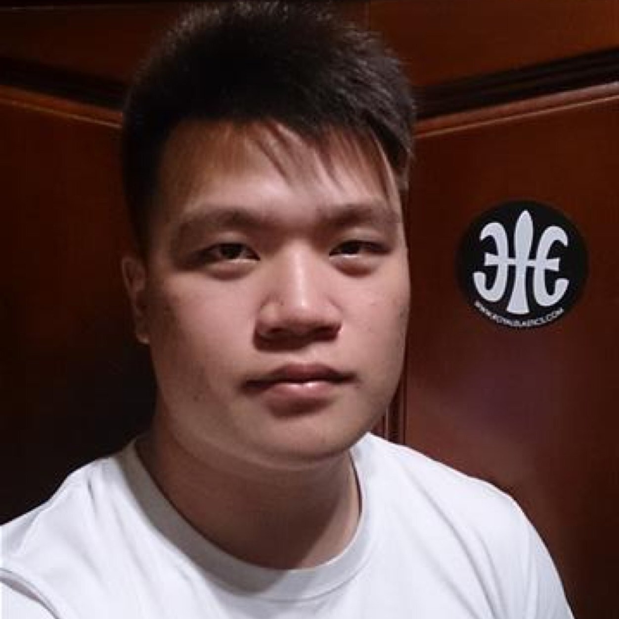 ギャンブルはパチンコメインです。最近は源さんか北斗ばっかりかな～。恋愛依存症の27才シンママです。好きなこと関係のツイートがメインです。無言フォロー失礼しますね。フォロバくれると喜びます。いい距離感で仲良くなれたら嬉しいです。たくさん絡んでくださいね～