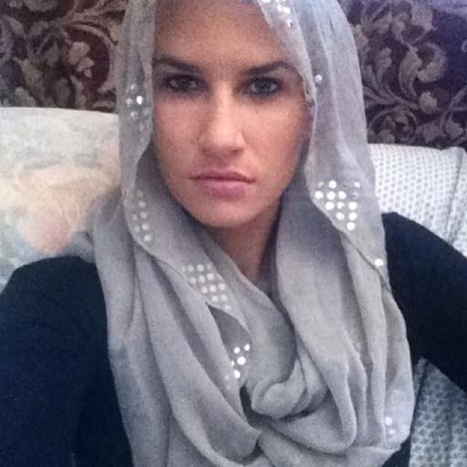 Muslimah entreprenuer, Psychology major,...As-salamu Alaikum!