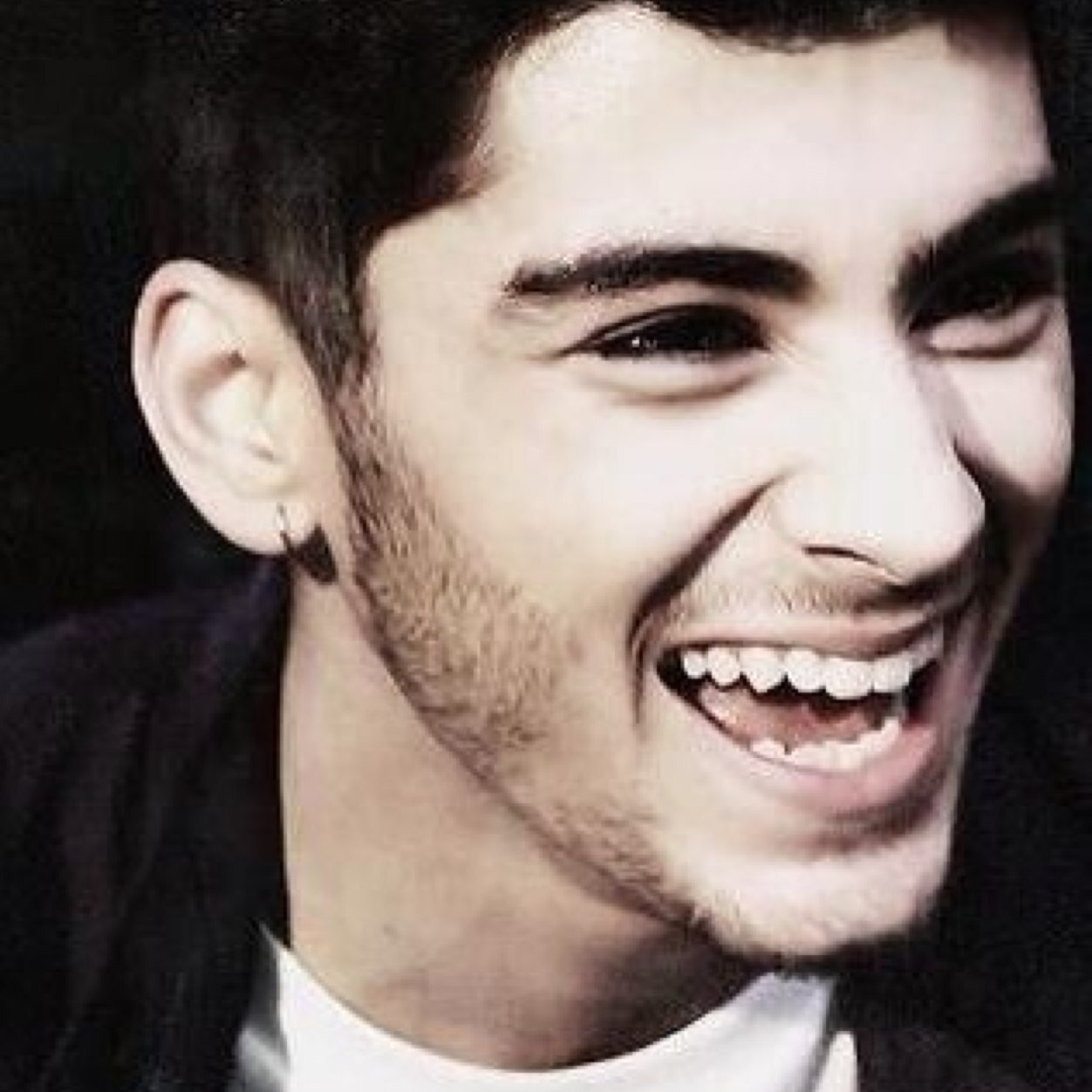 ask for a follow back on @raybanzouis