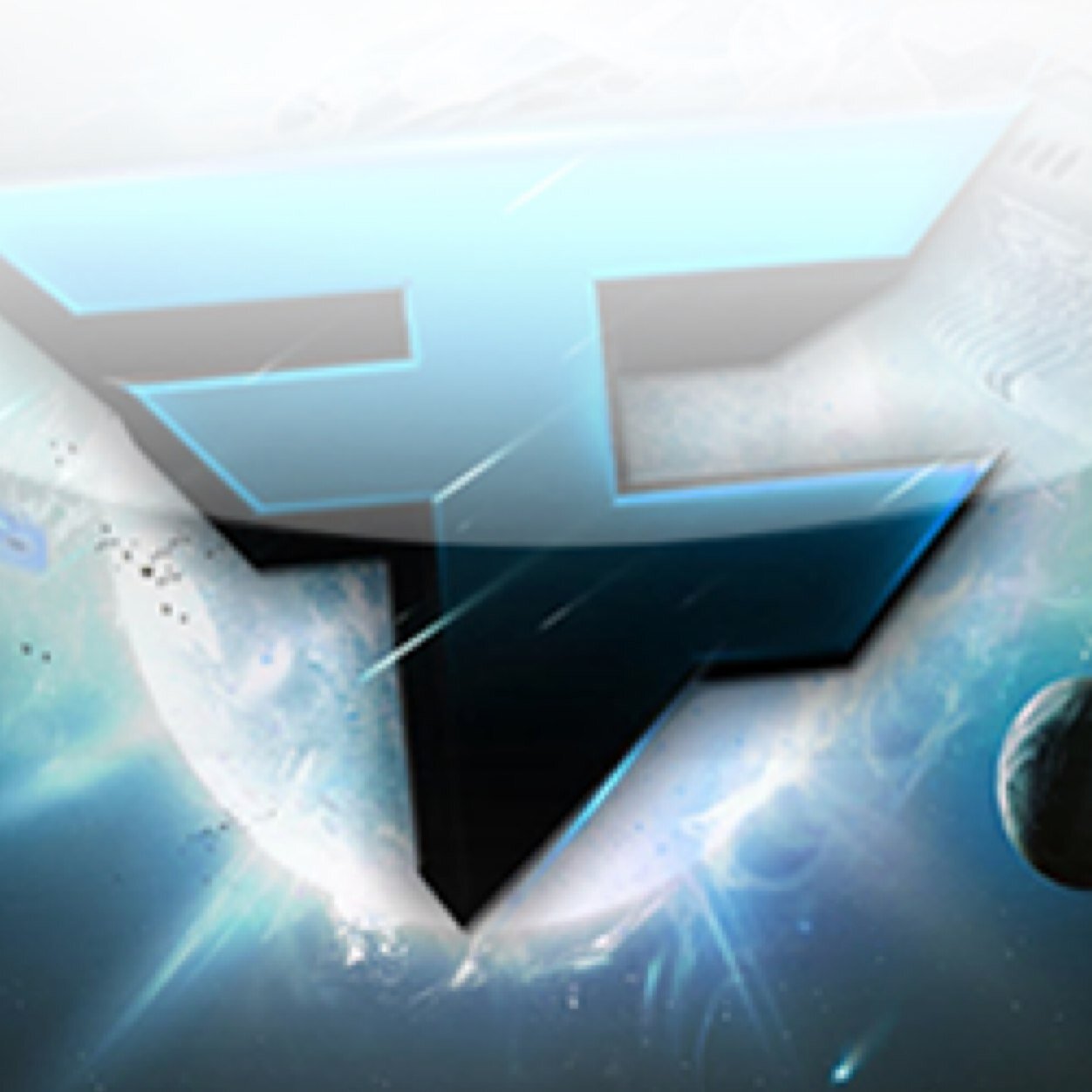 Im in the FaZe clan my FaZe account is ( FaZe ) Tobuscus1111111 - xbox second gt is Malsidious. So friend me.