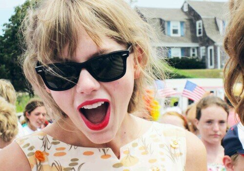 waiting for the day i'm going to meet taylor ♡