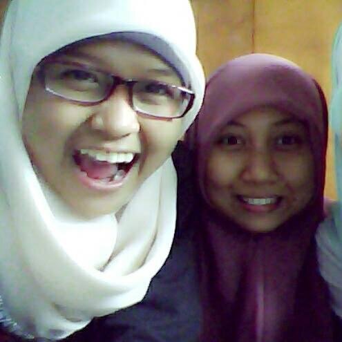 sherlyseafz's profile picture. 