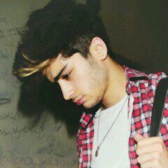 rckscastagnoli's profile picture. 22/02 melhor dia ever ♡