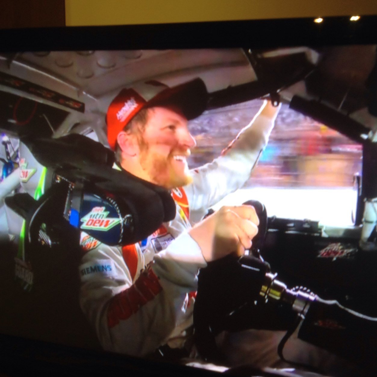 Oilers/Nascar/JrNation/Traveling to Hot Spots! Proud Papa to my grand babies Eddi & Gibby!