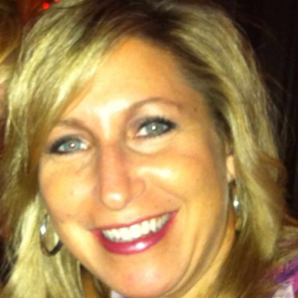 sheseyf's profile picture. Smile, be kind, understand, love