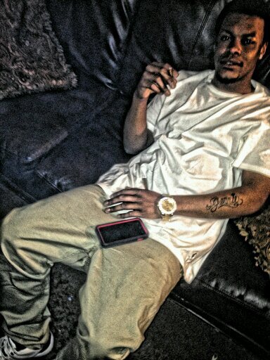 Dey call me Tre Dawg....job so i handle my buisness dnt need to ask a nigga for shit#Greenville SC #teamblunt #District 25 all day