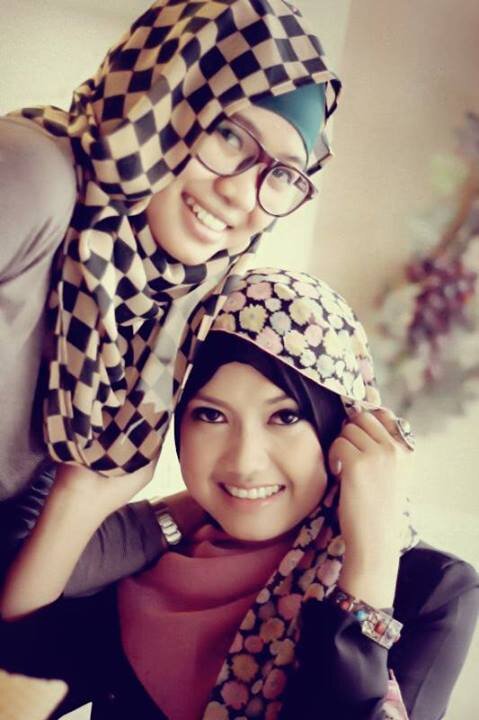 Han' Hijab Styles, produsen yang berfokus pd hijab, lokasi Yogyakarta, mnerima order eceran, reseller maupun grosir.contact kami di 081333329959 PIN BB 28365F72