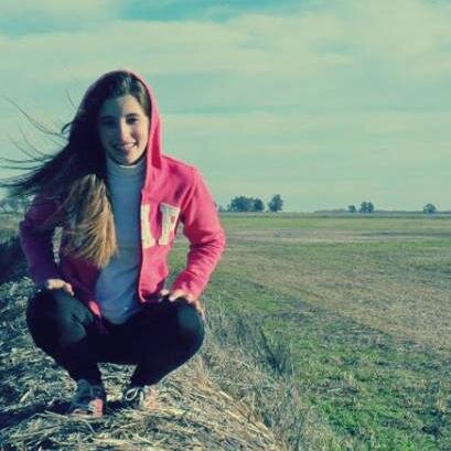 No nos atrevemos a muchas cosas porque son difíciles, pero son difíciles porque no nos atrevemos a hacerlas.♥