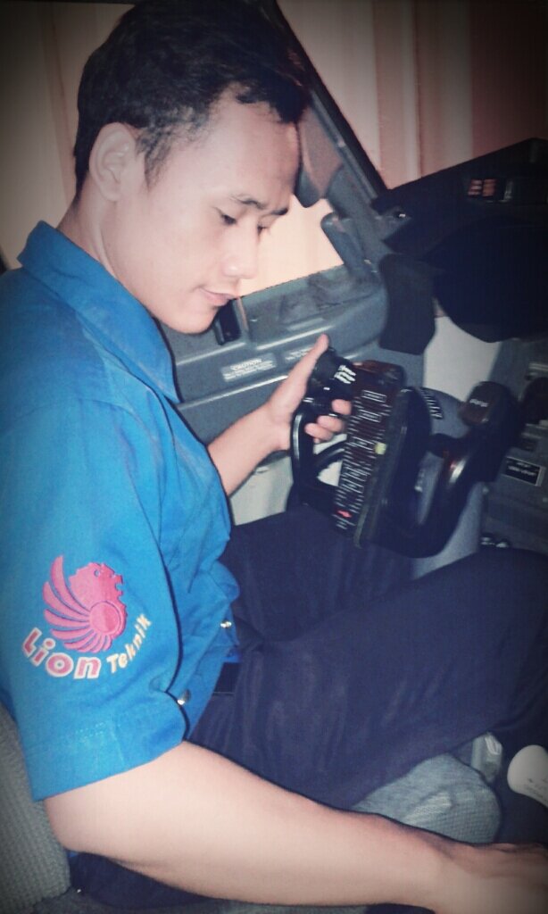 Melewati kesulitan dengan kebahagiaan :) •  • Be successfyul and proud parents! Lion Technic !!