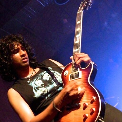 Founder & Guitarist @Shannon & The Silent Riot, Composer, Producer, Freelance Musician.