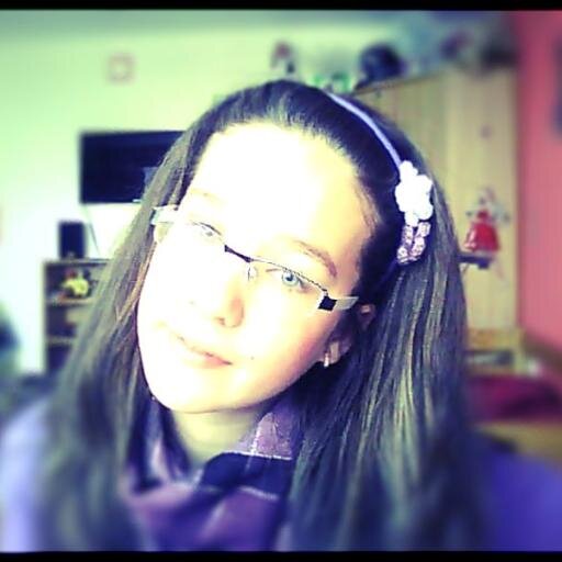 Hello :D I´m Karin.I´m DIRECTIONER from Slovakia.If you foℓℓow me I foℓℓow you back ;)
