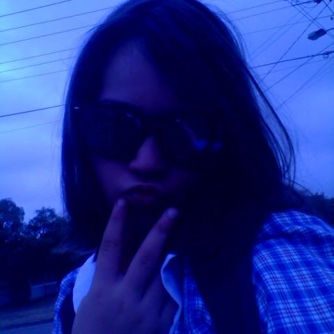 I like sweet corn, chicken,chocolate,pasta and PIZZA i love one direction and super natural
