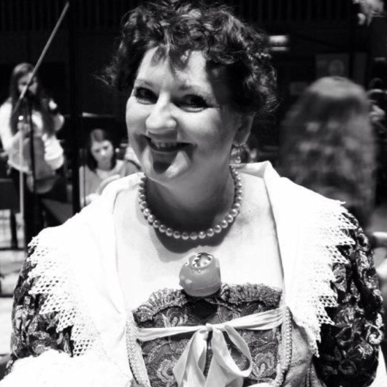Actor, Writer, Director, Dancer, Choreographer, Vocal Coach @Dancing_Bard @BartlettJo @LalehamPlayers