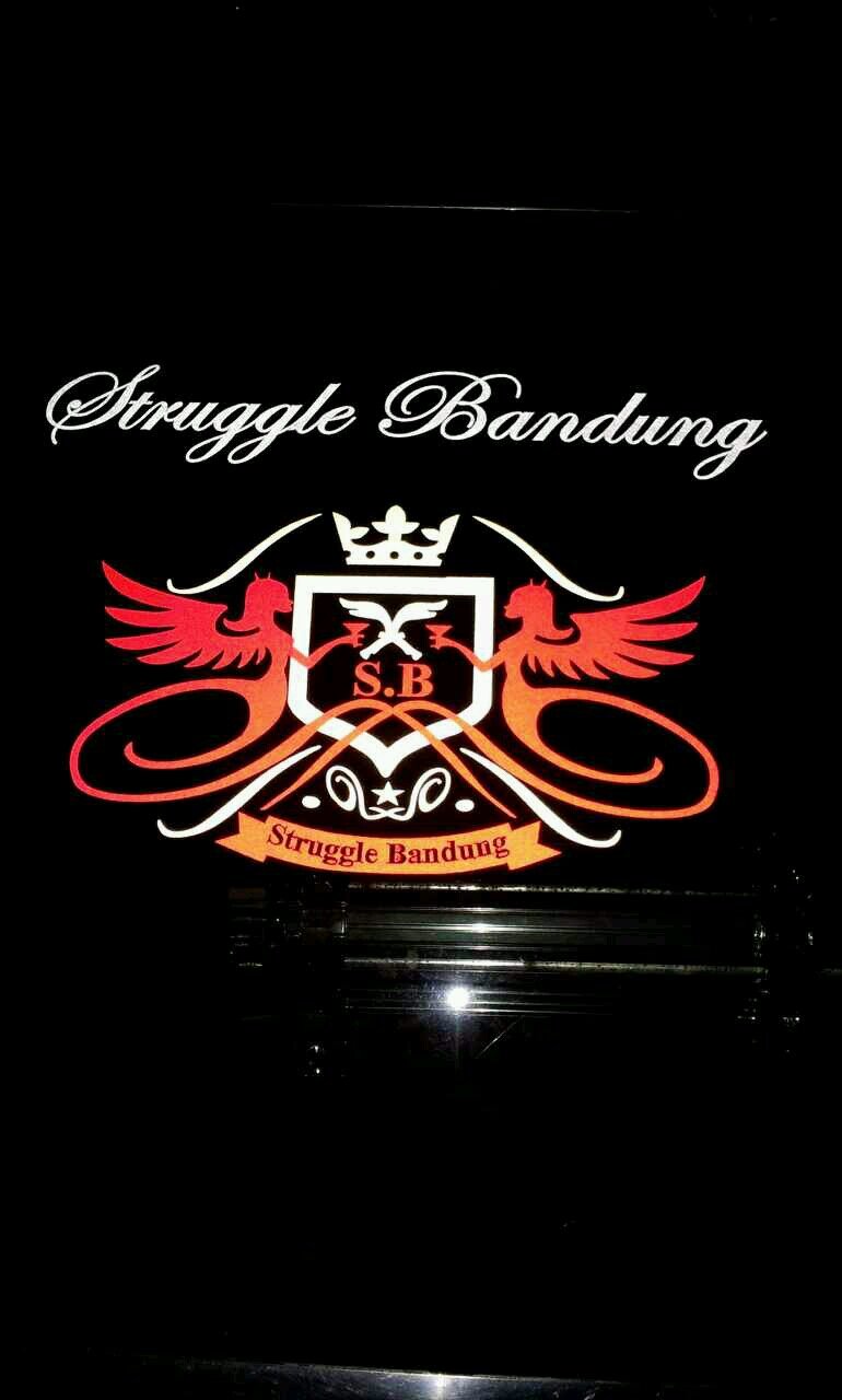 Berdiri dibunderan D'Palm 24-8-2011 & diresmikan 8-4-2012. Keep struggle and keep together !! Cp : @alfiandiatulah 7F0D6F3C line: alfianandif