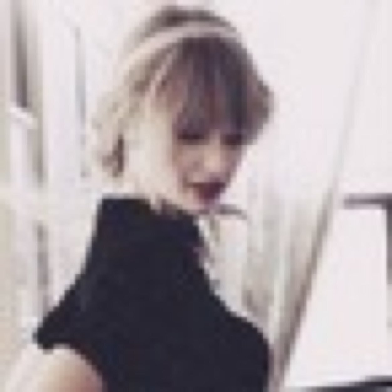 YOU GOT A FREE FOLLOW! DON'T FOLLOW BACK HERE! FOLLOW BACK @bakingtaylor! I'LL FOLLOW BACK ON THAT ACCOUNT. ILY