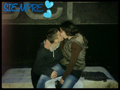 Él es mi rutinaa,, mi dia a diiaa 18:)  TEEEAAAMMOOOOOOO!!                                    **Adicta a sus besos @AlainTofu :) **