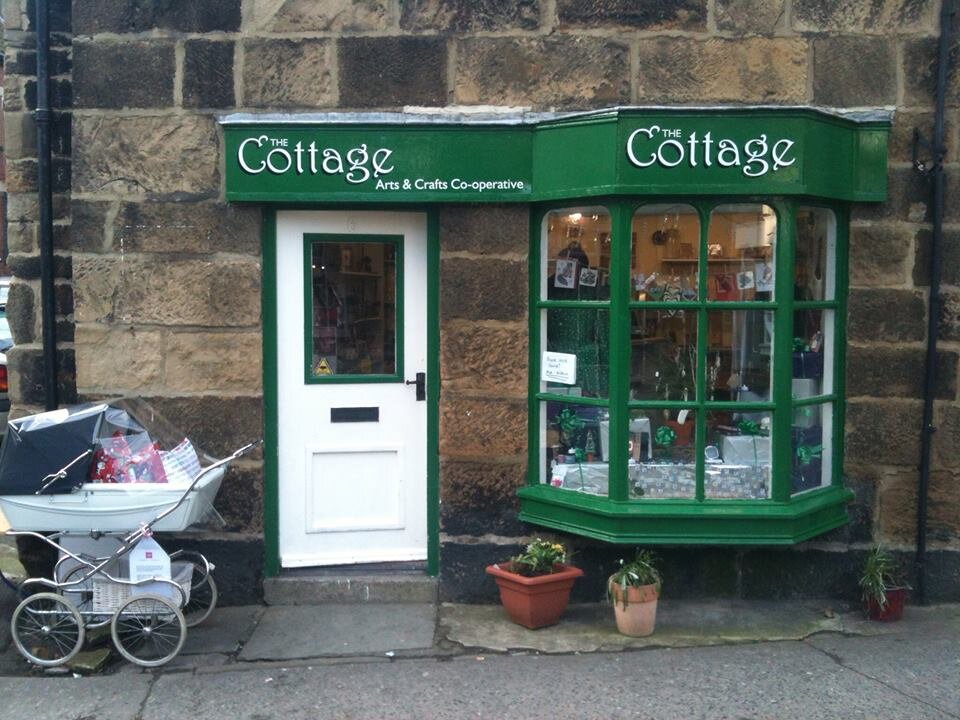 stocking Vintage & retro clothing and accessories, designer and high end high street pre loved, beautiful one off items.