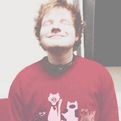 Edward Christopher Sheeran || 23 || single || gay || ariana è la mejo