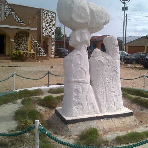 Or3m3ji's profile picture. Àgbé gbé irè tọ mi wá. Àlùkò gbé irè pàdé mi.