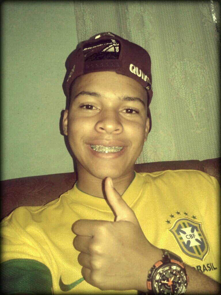 adiiciona llaa  http://t.co/4FApnR8fBS…                           whats 982634252