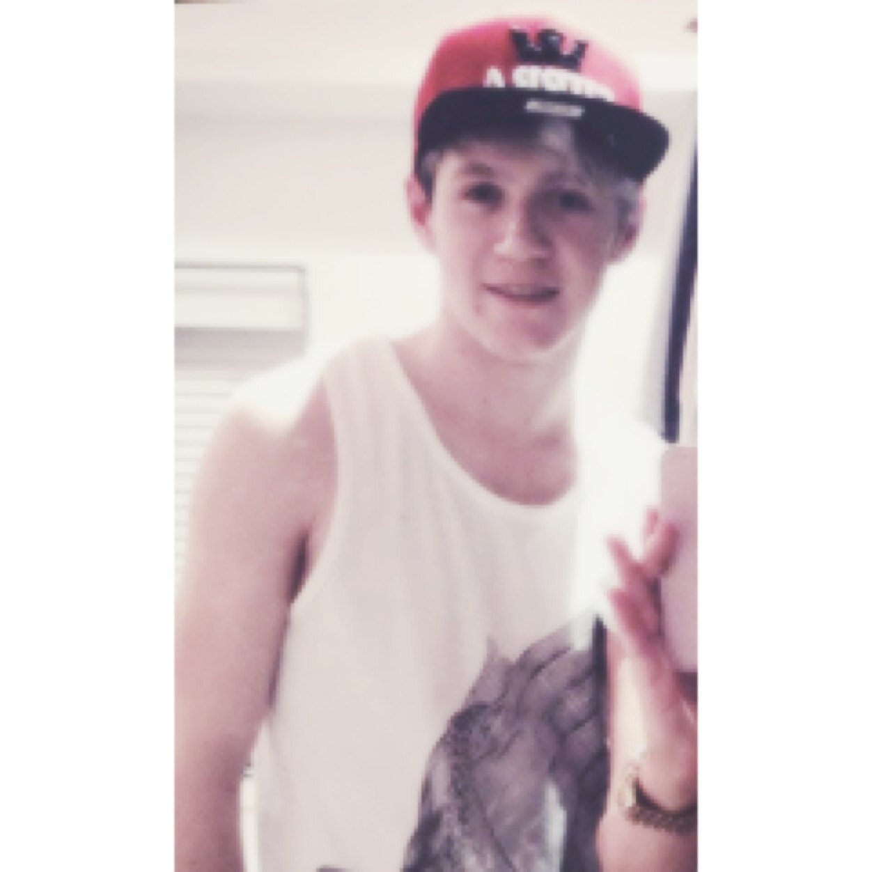 follow @CAUTIONZARRY