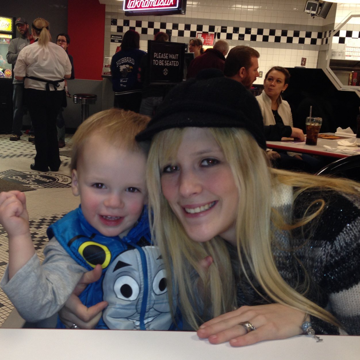 Ashleylynn383's profile picture. 