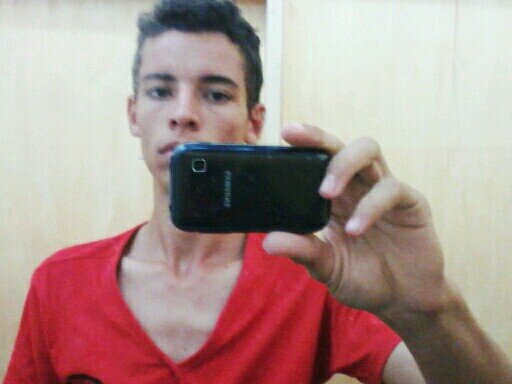 cada dia que vivemos e uma escada que por meio de dregraus subimos  a  galeria do FUTURO..segue eu lá no insta carloshenrik souza