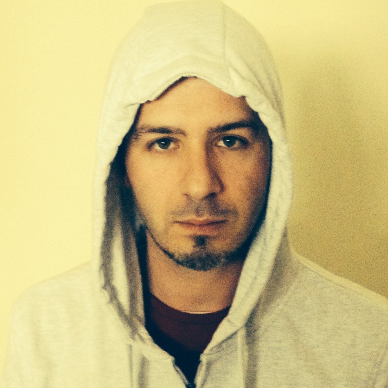 Fotógrafo de retrato y reportaje, gran aficionado a la música