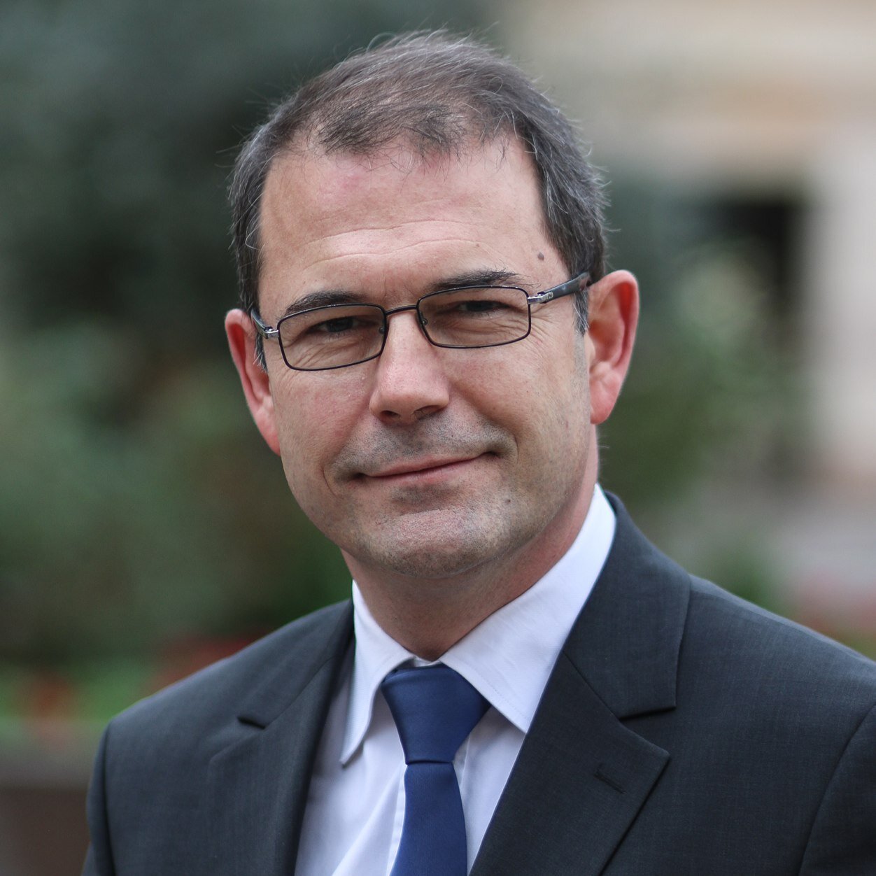 Compte officiel d'Arnaud de Courson - #Levallois 32,36% #Mun2014  & 53,29% #Dep2015 - - - -   @2courson pour tweets perso