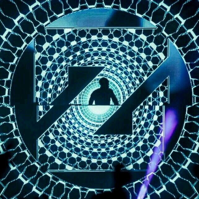 AlMoaioad's profile picture. I hate my life