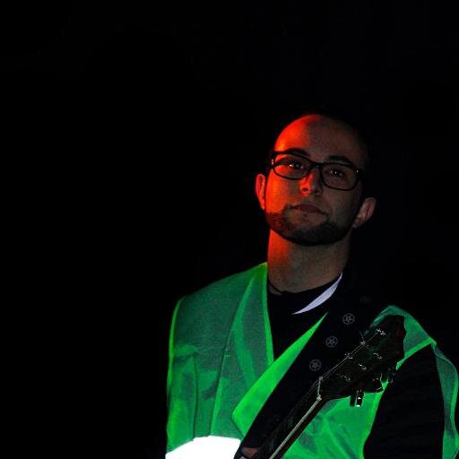 Me gusta la tecnología, la música y fozar en las cosas xD, en mi tiempo libre, intento sacarme ingeniería electrónica y ser el guitarrista de @chaleco_oficial