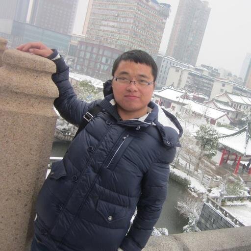 只有作出判断，只有对公共世界上演的事件运用我们独立的判断能力，世界对我们来说才有意义 Hannah Arendt
