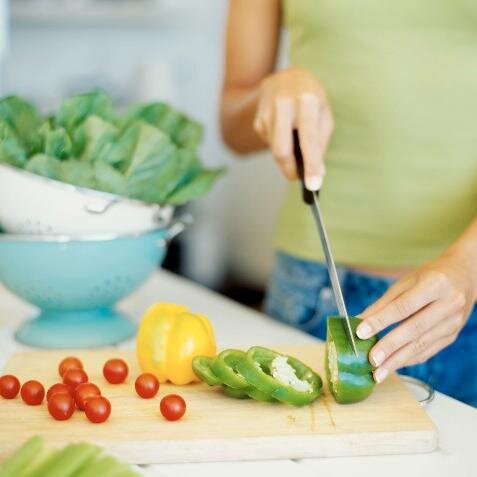 Free Weekly Meal Planners with five recipes and a complete grocery list