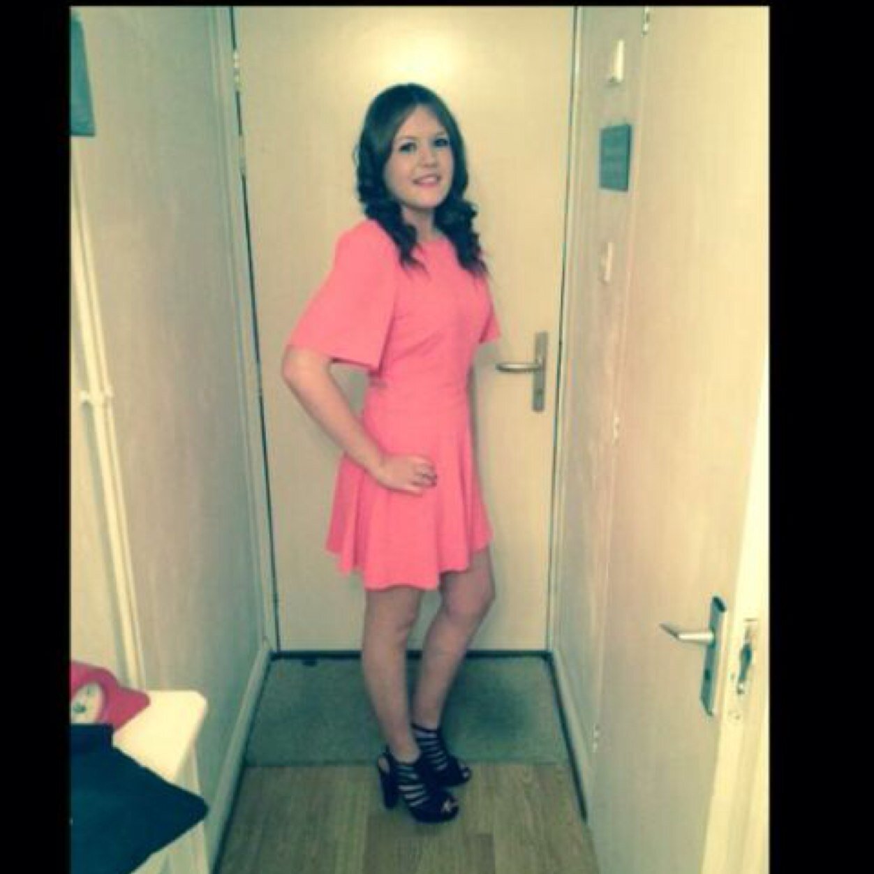 louisepowerxx's profile picture. ♊️, this is my twitter I shit you not! Arsenal❤️ 08.04.14