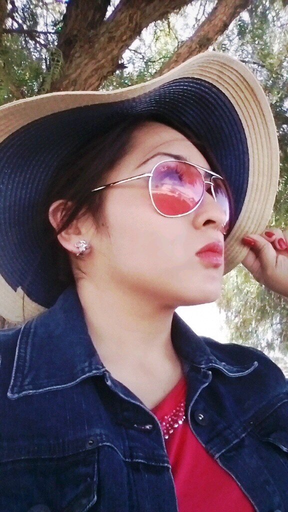 arely_larien's profile picture. 