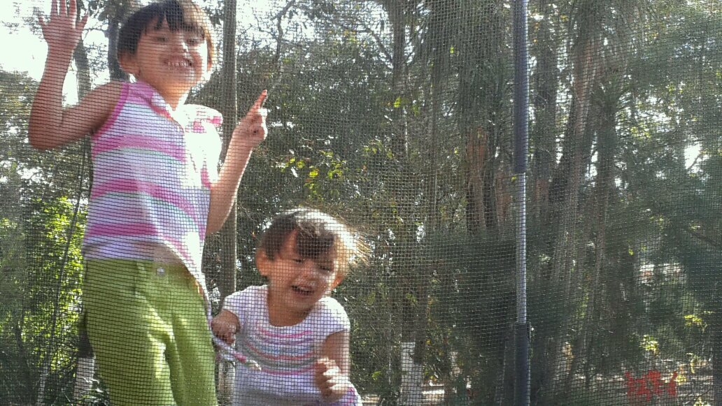 lou_sara_1975's profile picture. 