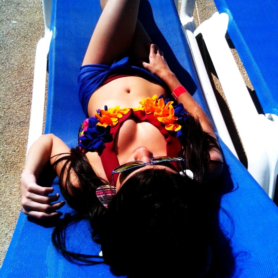 Modelo, estudiante de Ingenieria civil, adicta al chocolate y adicta a los TACONES ♥.♥