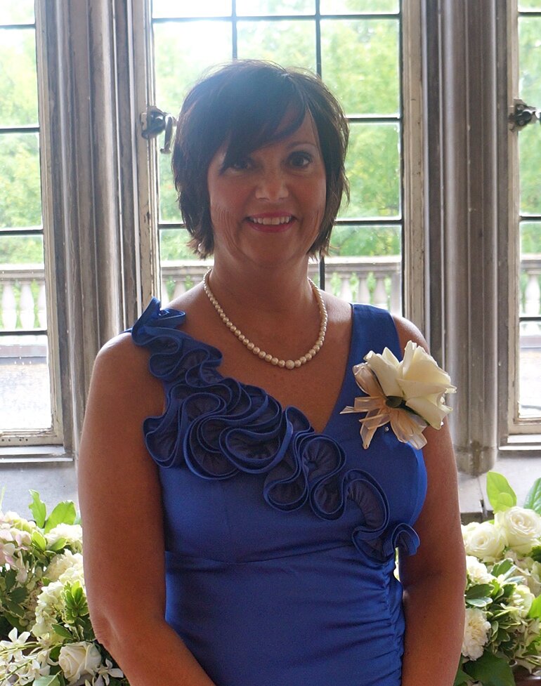 Wife, Mom, Sister, Aunt, Beekeeper.. And loving my life!!