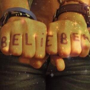 Belieber y Selenatica.  ♥
Mica Suarez ♥
BNT ♥
River Plate ♥