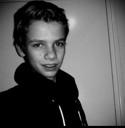 Ichthus || V3A || 15 jaar || insta; _denniiss_ || snapchat; dennisdeberg99